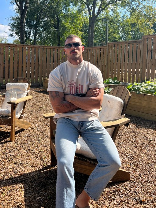 i&rsquo;m young but you still my son https://t.co/XGPLUk3VGQ