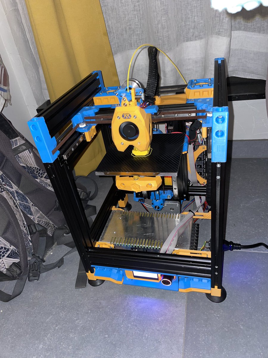 JR_berry's tweet photo. The little #tinyM is up and running #3Dprinting #3dprinted #diy #3dprinter https://t.co/v33SWR4CZU