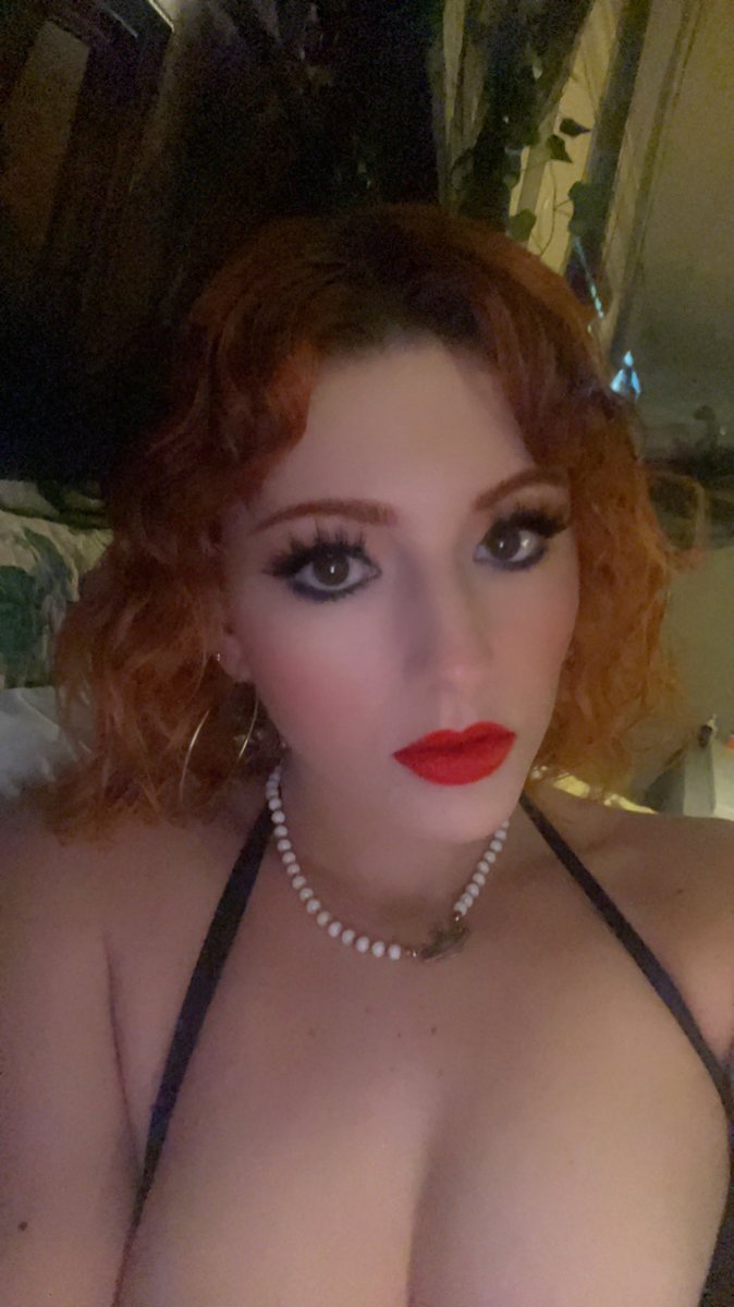 KeelyRoseOF's tweet photo. Kareoke night @sagebrushranch 🔥come through and have some fun 🤩 😉😉 https://t.co/GILabXl6Fc