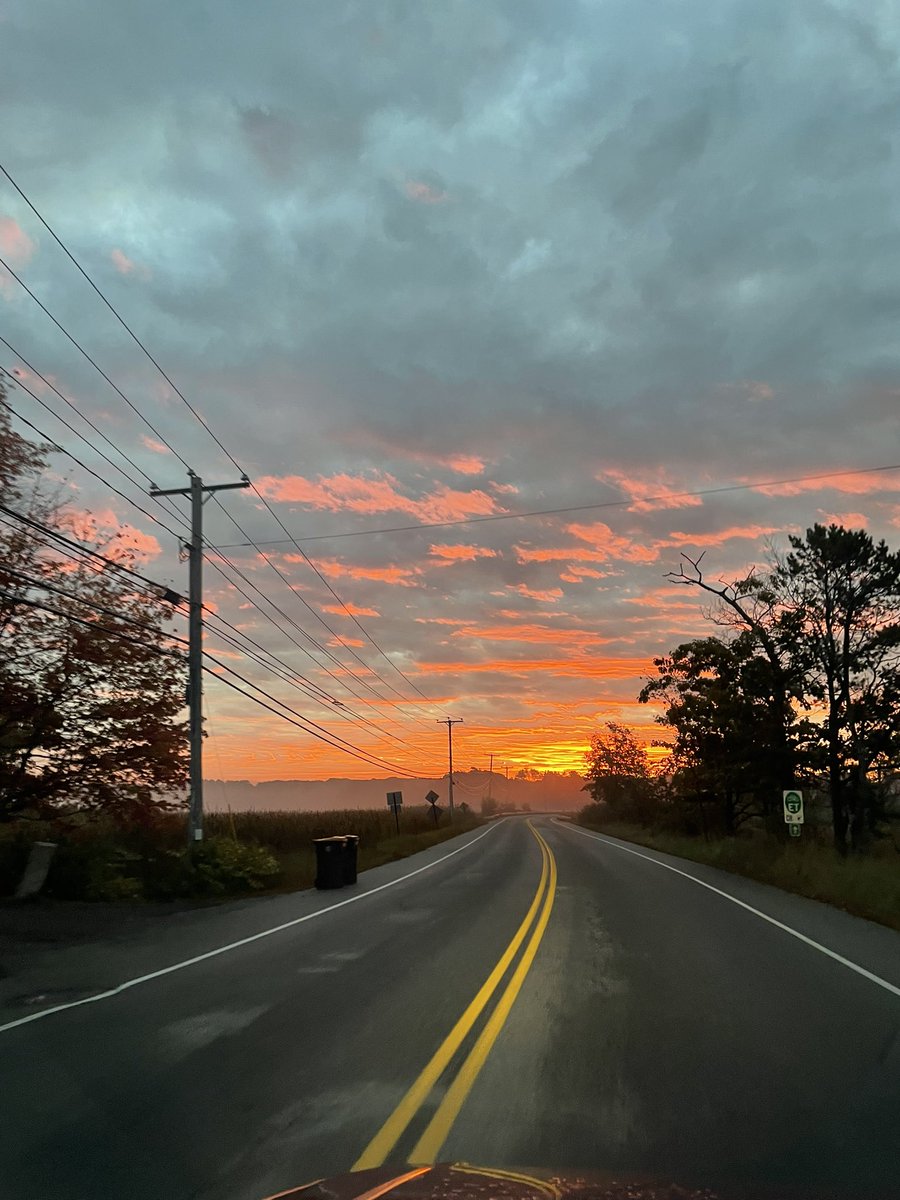 acoldcyclist's tweet photo. Keep rolling with the punches, do the hard work and know the path will someday get brighter. Even when you’re in your darkest times beauty is all around. https://t.co/UuvnG2Jf5P