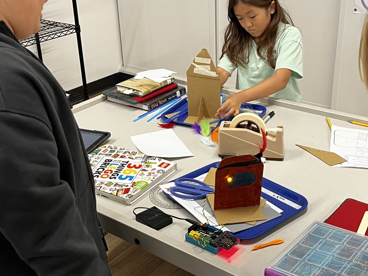 What makes a good plan? Students learn that there are many ways to solve a problem and plans must be flexible to fit the changing situation in STEM at <a href="/CountrysideD220/">Countryside Elementary</a> <a href="/barrington220/">Barrington 220</a> #personalizedlearning #flexiblelearning