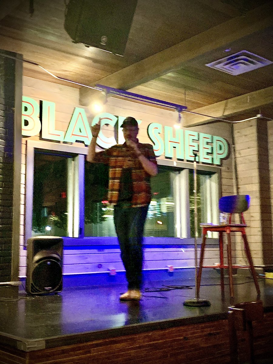 DaveTrippinWV's tweet photo. A rocking Show n Go Comedy Night @BlackSheepWV here at @PullmanSquare in @DowntownHWV #livecomedy #comedy https://t.co/Jo9JK92jHj