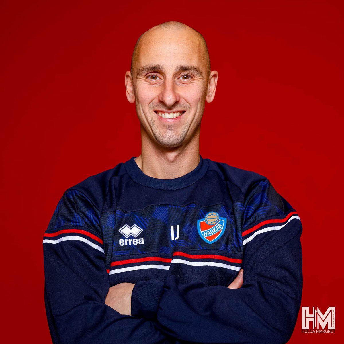 Ian Jeffs semur við knattspyrnudeild Hauka ✍️

Ian Jeffs hefur skrifað undir þriggja ára samning við knattspyrnudeild Hauka um þjálfun meistaraflokks karla. 

📸: Hulda Margrét ljósmyndari