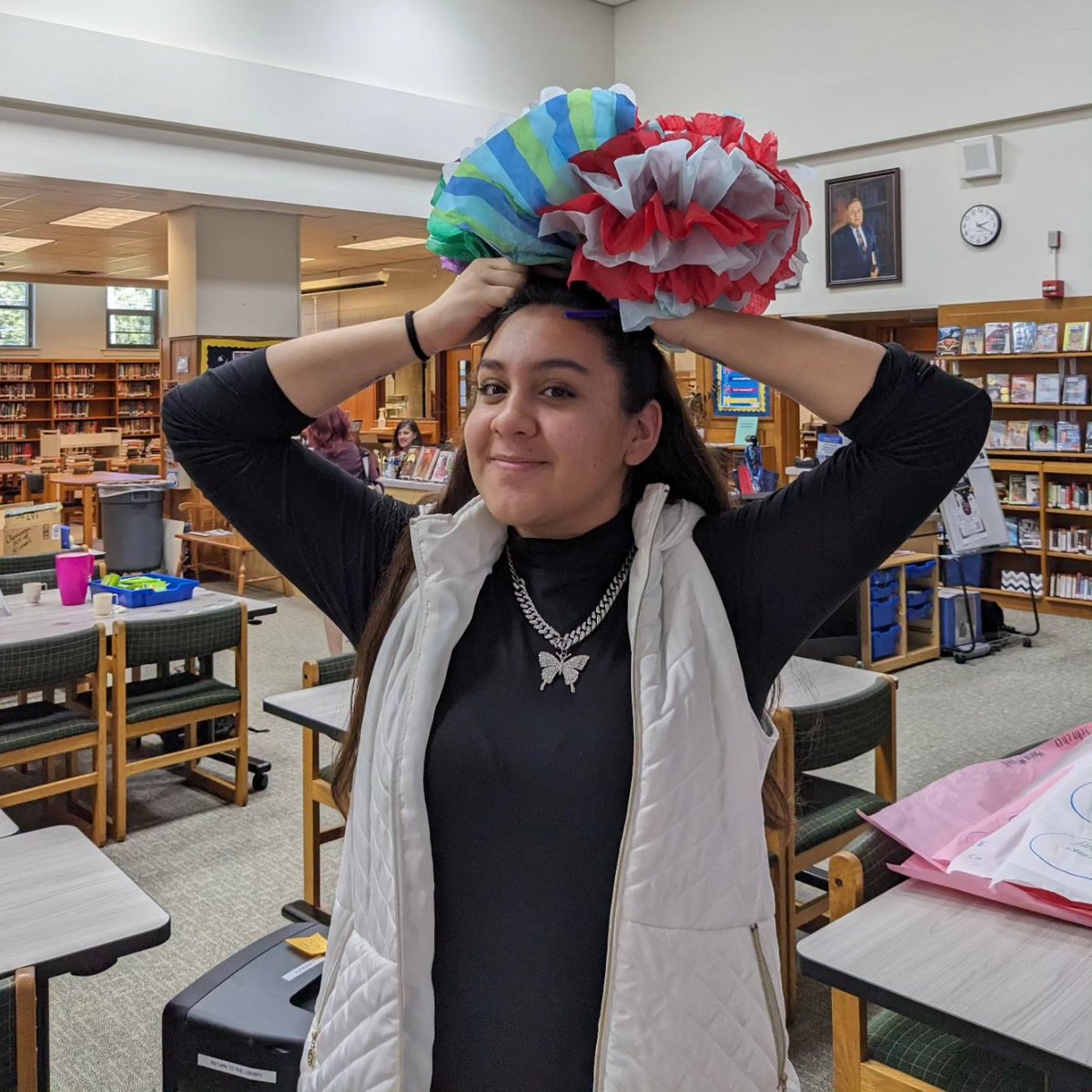 WLanguagesDSF's tweet photo. Our final Latine Heritage Month library activity was great fun! Thanks to H.O L.A. Leadership and Ms. Kaplan for all your planning and creativity!🧡💀 https://t.co/aTxIh2mnP8