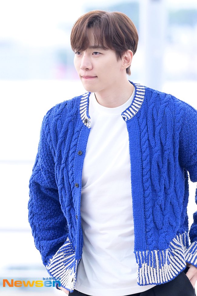 ✈️ Lee Jun Ho at Incheon International Airport today, leaving for ‘LEE JUNHO 1st Fanmeeting Tour in TAIPEI’ 💙