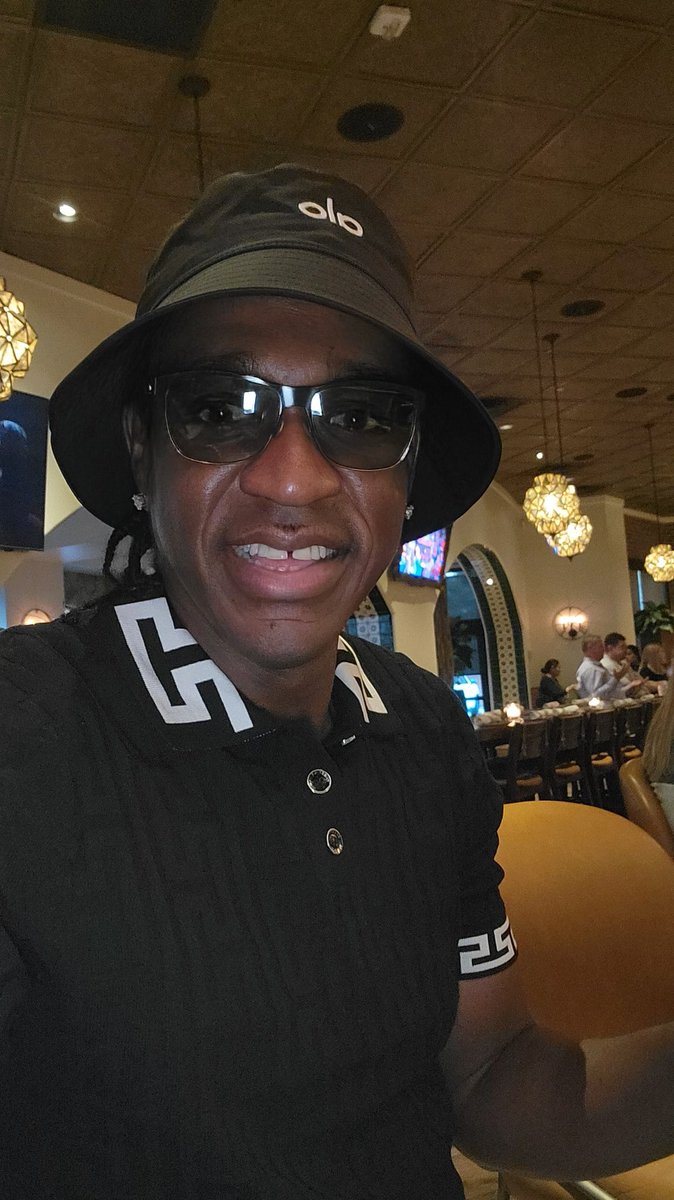 JAKAFELLAMOVIN's tweet image. Don't waste your time sitting around waitin on....... if you gone do that you might as well work at a restaurant and wait on me 🤣🤣🤣 Get up and go get it!!!!! #SumMoOfIt