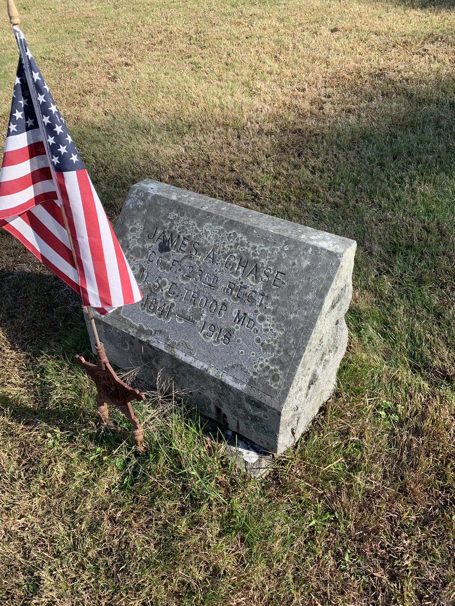 soyelquemazon's tweet photo. Allow me to introduce Jim Chase. Jim was born into slavery in Maryland, served in the Union Army, became a prosperous Rhode Islander after the war and is buried about 20 mins from my house. https://t.co/jCVW1eqYT1