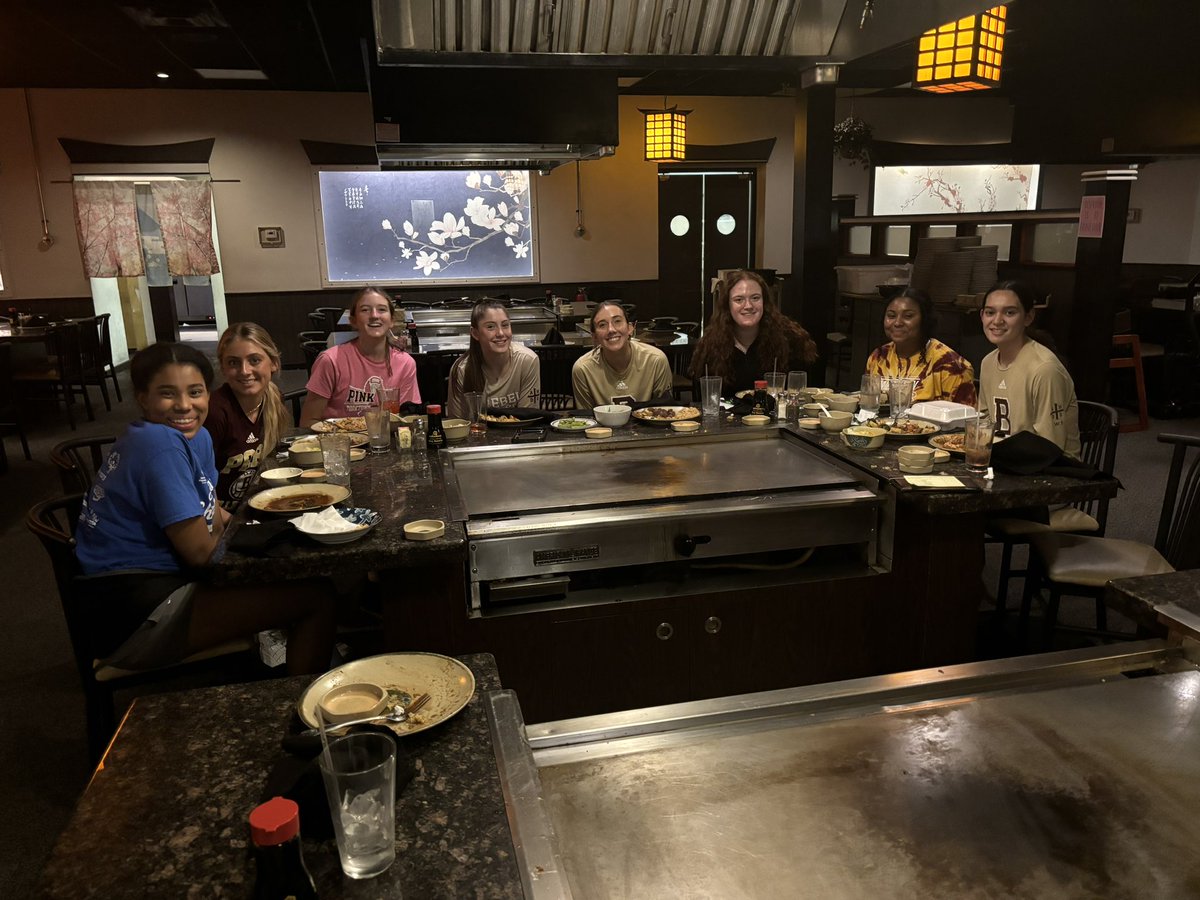 BrebeufVB's tweet image. Team Dinner for the Braves! #SectionalWeek