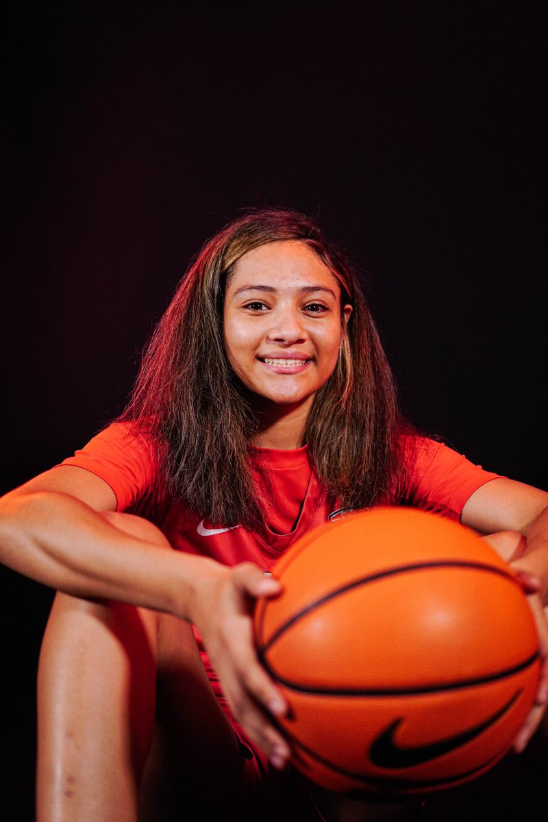 Alonna Divine tweet media