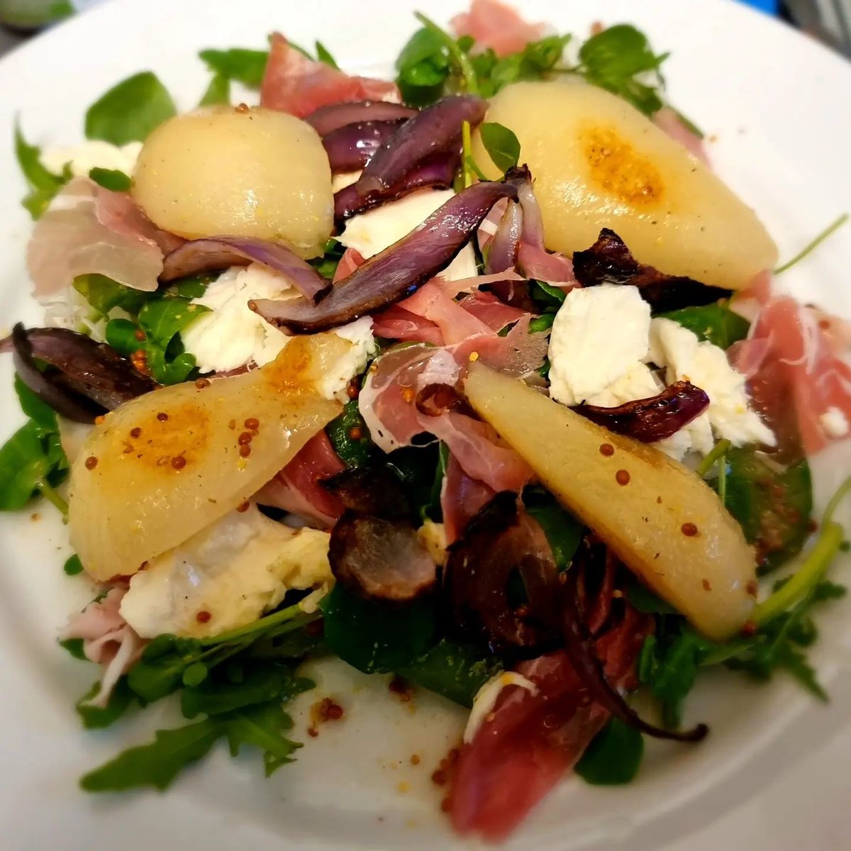An effort free meal tonight. Salmon and mixed vegetables in an orange , honey, and mustard sauce. All cooked in an air fryer, then plated on top of some rice #mealideas #vegetables #FeelingGood
