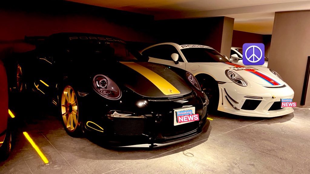 huracan1519's tweet photo. そろそろオンシーズンなのでいきましょうか？

オートポリスへ。

911かKATANAか？

あっ折角ラッピングをほどこしフルバケ＆オートポリス仕様にしたGT3（黒い方）

一度もオートポリスを走ることなく、程なく売却することにしましたw

なんてこったw https://t.co/OCSKr0T0ME