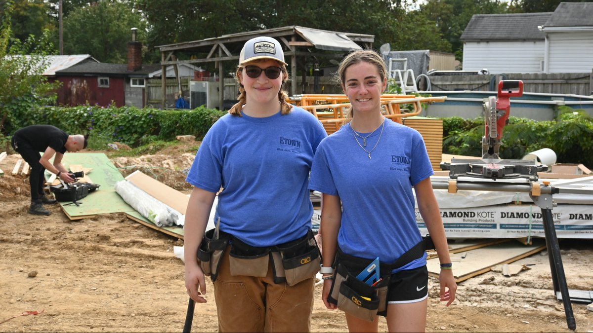EtownCollege's tweet photo. A group of #etowncollege students and employees lived out the College’s #EducateForService motto by participating in the Center for Community and Civic Engagement’s (CCCE)’s annual Fall Break Service Trip, which took place on Oct. 5 through 7!
Read more: https://t.co/UvtAkXi4yZ. https://t.co/rHr4WjJTG0