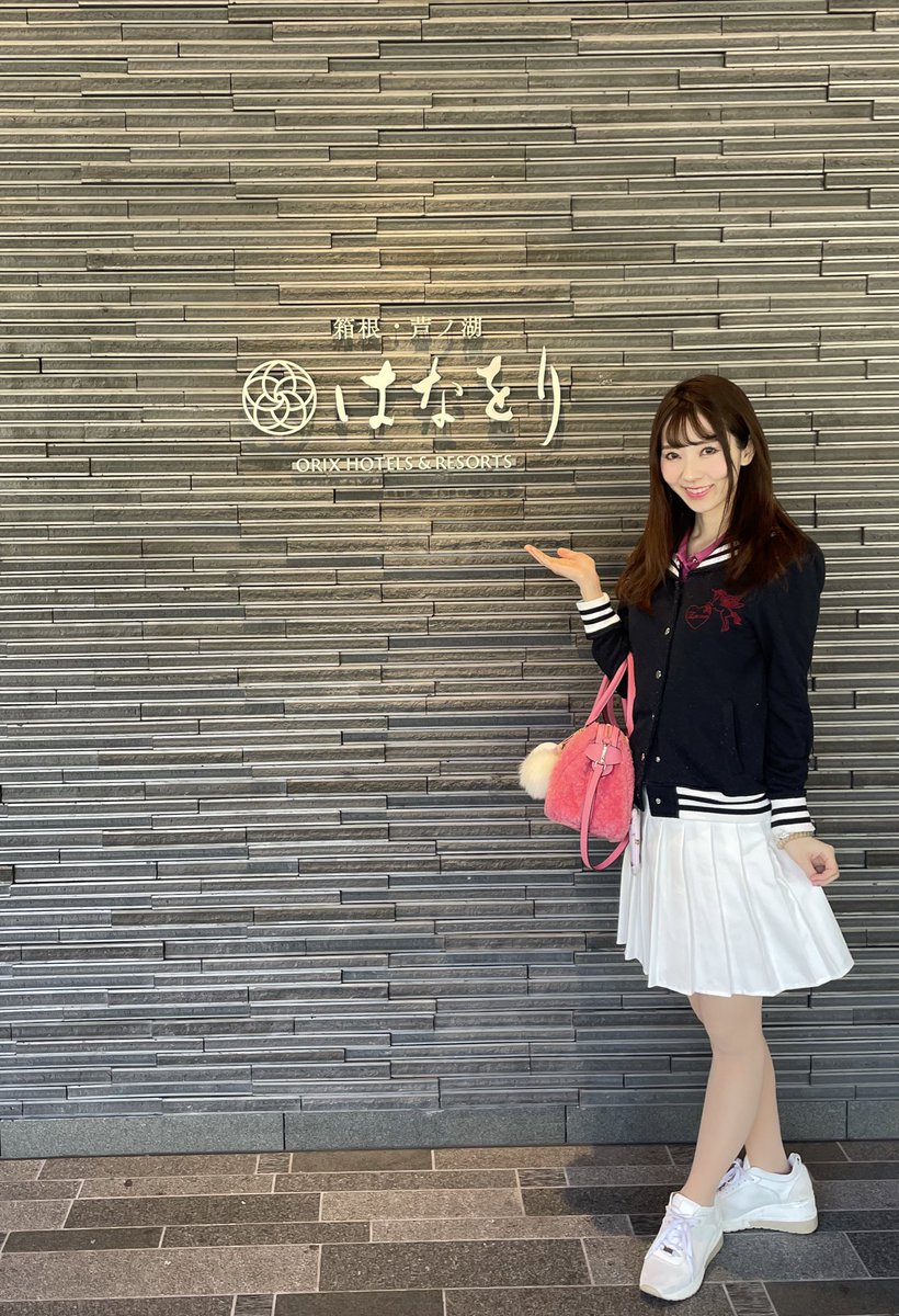 myutan_ruby's tweet photo. おはよう〜✨
今度は熱海に来てます✨☺️
#はなをりみっけ #はなをり #箱根 #atamicity #熱海
#モデル
#イベントコンパニオン
#サロンモデル #サロンモデル受付中
#拡散希望 #RT希望
#撮影会 #作品撮り
#カメラマンさんと繋がりたい
#ファン募集中 #カメラマンさん募集 #ポートレートしま専科 https://t.co/bDMamZGoF6
