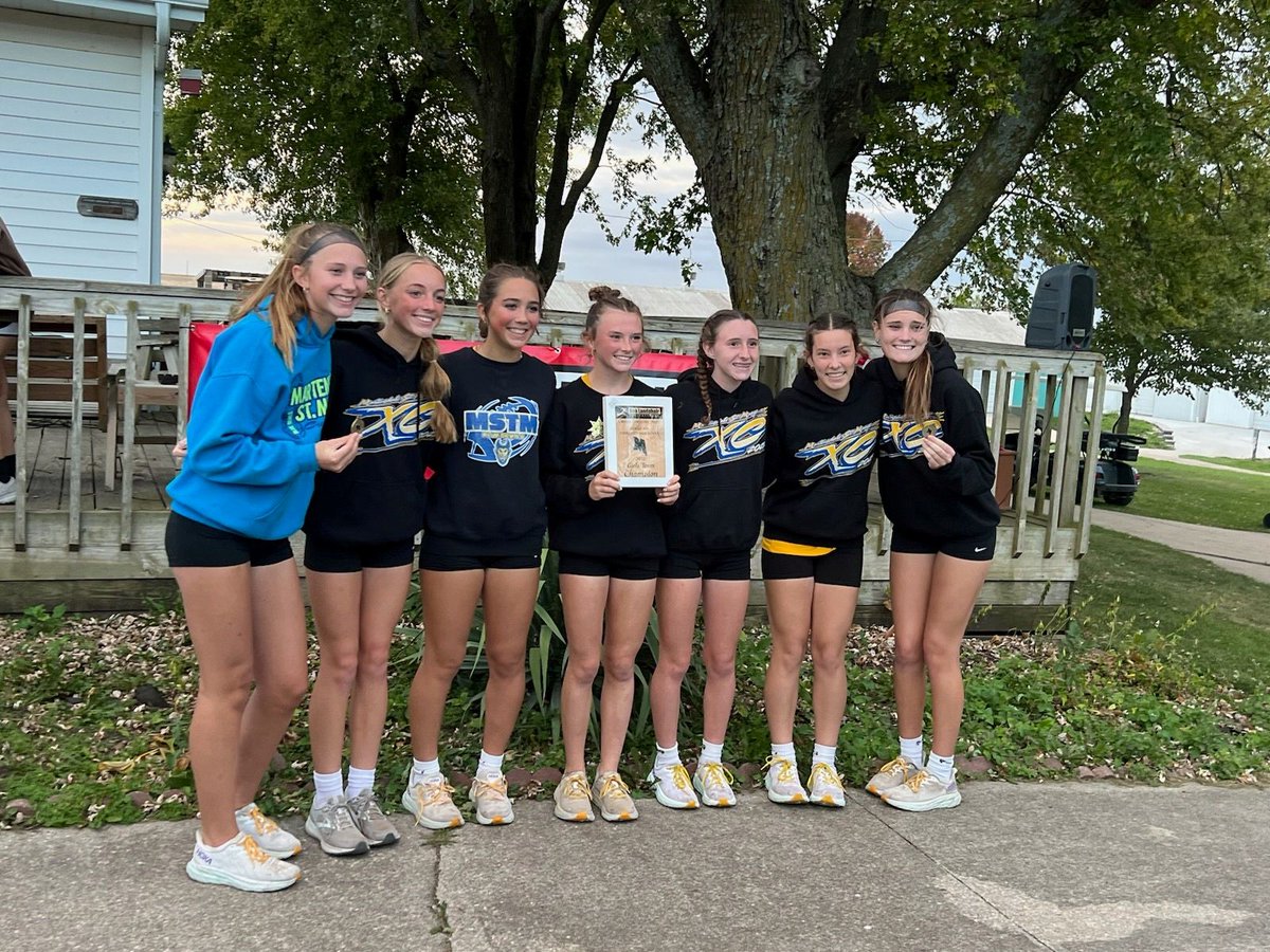 MSTMSupt's tweet photo. FINAL GCC🏃‍♀️|
The Girls Cross Country Team brought home the Team Title 🏆this afternoon at the Mount Ayr Invite.  #GoBlueDevils https://t.co/aKIJsPI9gu