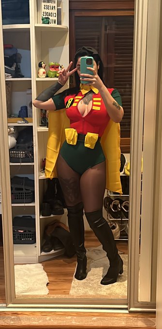 Qual devo usar em uma festa Halloween? 💀🎃👻 https://t.co/2u7D8JnkCP