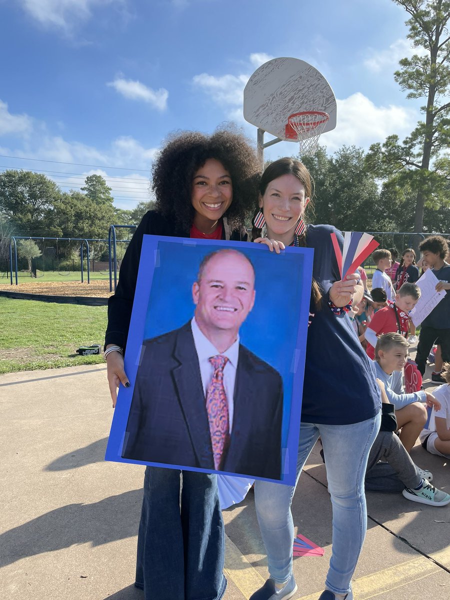 ChelsyAllen's tweet photo. We love you, Dr. Henry! Enjoy your retirement! @Hamilton_Lions @DrMarkHenry2 https://t.co/pXC3t0R645