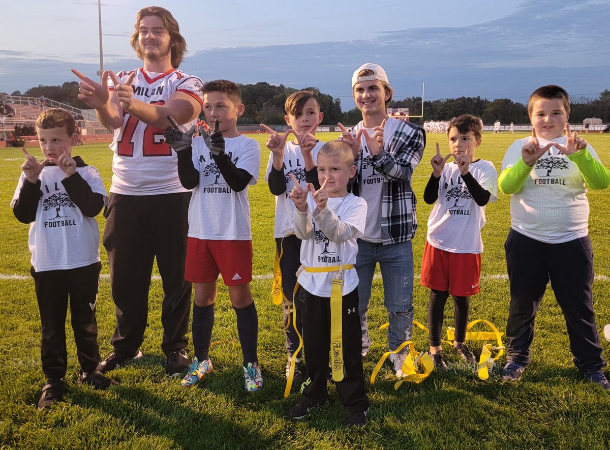 BrodyLopez72's tweet photo. My boys went undefeated this season. They shut out the other team 14-0 tonight. 💪I really enjoyed coaching this team this season. https://t.co/j4x3QuZJ86