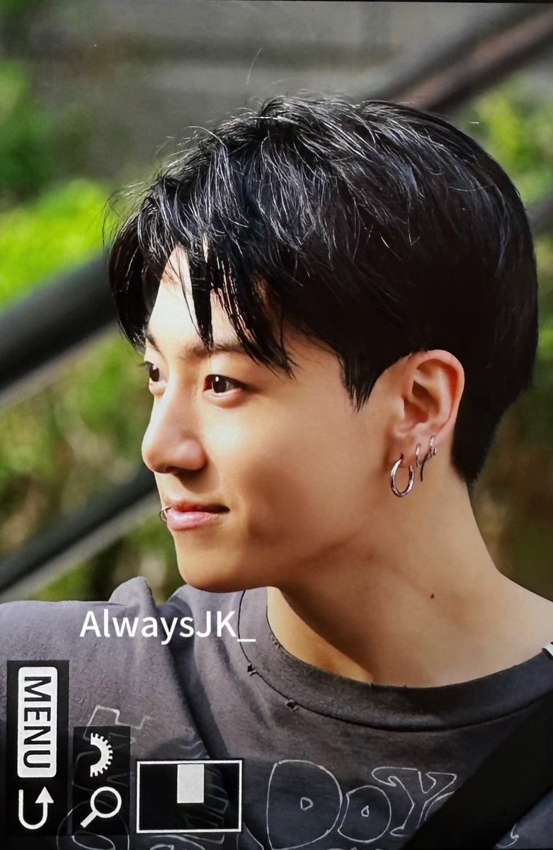 AlwaysJK_901's tweet photo. 231013 뮤직뱅크 퇴근【preview】

#JUNGKOOK 
#방탄소년단 
#정국
@BTS_twt https://t.co/x1VJkGS9WE