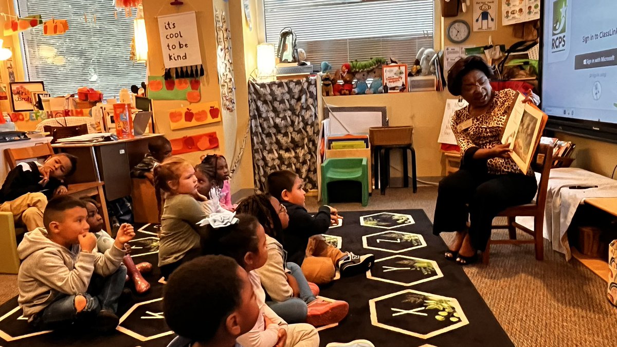 RCPS_EarlyLearn's tweet photo. @RCPS_EarlyLearn
Hosted Rhonda Taylor for Georgia Pre K Week.
#GAPreKWeek #prek #prekweek #earlylearn https://t.co/QhsaD4UQrj