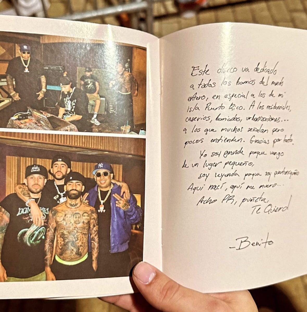 j4virw_'s tweet image. BAD BUNNY:

Este disco va dedicado a todos los barrios del mundo entero, en especial a los de mi isla Puerto Rico. A los residenciales, caseríos, urbanizaciones… a los que muchos señalan pero pocos entienden. Gracias por tanto. Yo soy grande porque vengo de un lugar pequeño