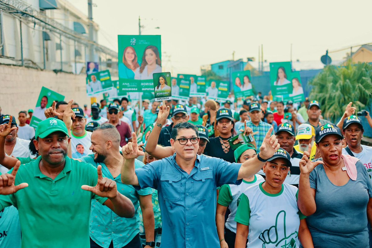La mejor opción para 2024, en la alcaldía de Santo Domingo Oeste, se llama Aquilino Serrata!!
<a href="/SerrataAquilino/">Aquilino Serrata (Son)</a> <a href="/FPcomunica/">@Fuerza del Pueblo (FP)</a> 
#FuerzaDelPueblo
#AquilinoSerrataAlcalde 
#AquilinoSerrataGanaSDO
#JuntosPorUnMunicipioNuevo
#AguasvivasRegidora