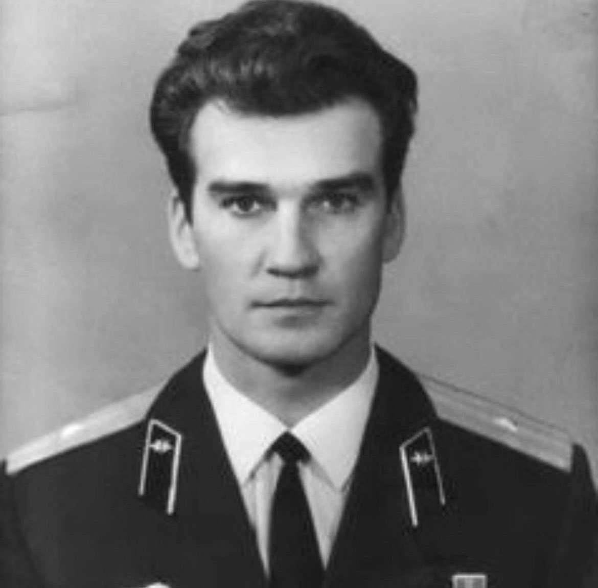 Stanislav Petrov, the man who saved the world from nuclear disaster in 1983 39 years ago, saw the word "LAUNCH" flash across the Soviet Union's attack early warning system. His screen stated with high reliability that a total of five American intercontinental ballistic missiles