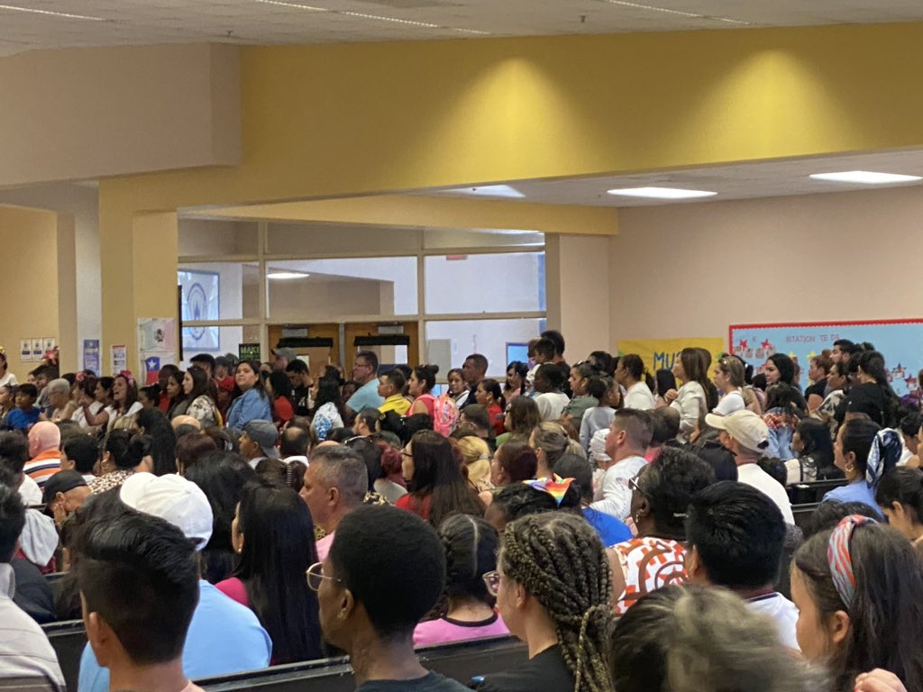 Duallanguagepbc's tweet photo. Incredible night at @COTaylor_PBC Dual Language Parent Night! 300+ parents witnessed their talented students shine &amp; got the information on Dual Language basics and Immersion. A true celebration of language learning! ���🗣️@OrlandoMastrapa @PBC_MPatterson @MrsGreen1997 @561Sdpbc https://t.co/qzDkFQwVfv