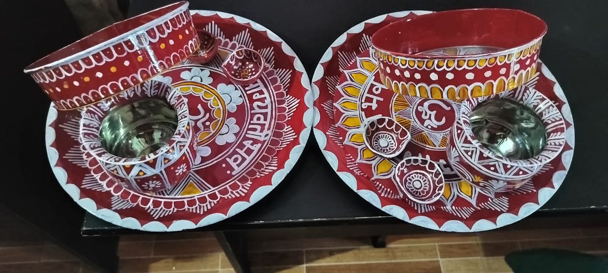 ChhimwalOm's tweet photo. ऐपण वाली करवा चौथ की थाली मधुबन सी एल एफ बरहैंनी बाजपुर में बनाई जा रही है, जो खरीदना चाहता है ऑर्डर दे सकता है खरीदने के लिए  सी एलएफ ऑफिस में संपर्क करें। https://t.co/Li0B0PtHjA