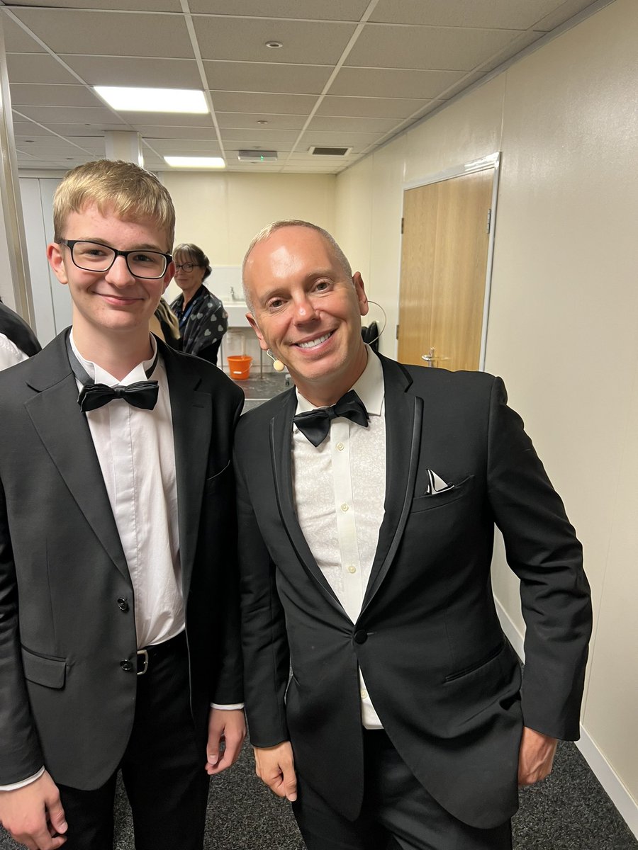 hhyouthjazz's tweet image. @RobbieRinder oi oi! Thank you to the amazingly kind and supportive #robbierinder. The kids from #skbb @HHMusicDerby were made up that you said hello. #thankyou #agreatguy