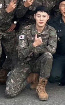 <a href="/BPM_HSW/">하성운 (HA SUNG WOON) OFFICIAL</a> 성운아~이번 계룡 지상군페스티벌2023 진짜 하성운이 계룡대활주로 뿌셨어!팀지상군 멋졌어!
지금 셍뽕 우리성운이 올때까지 쭉 이어질거야
그때까지도 앓을수있을만큼 5일간 다 쏟아부은 하성운 너무 사랑하고♥️네가 이번 지상페에 진심이였듯 우리도 진심이였어서 더없이 행복하고기뻐 수고했엉♥️🫶