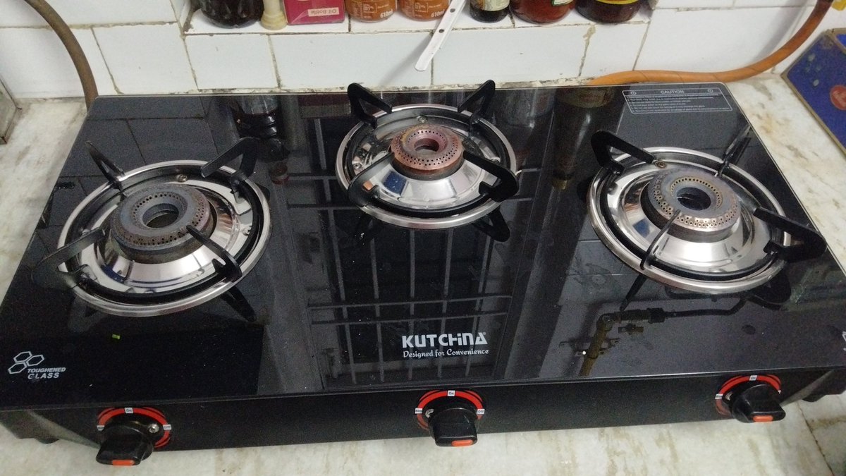 msaikat_14's tweet photo. @Kutchinaconnect bought a brand new 3 burner cooktop and installed the same. I have IGL PNG connection. The earlier stove ( local made) was working fine. But the new cooktop is dismal in performance...very slow gas flow in 2 burners and the 3rd burner does not work. Disappointed https://t.co/Vld5cttiUy