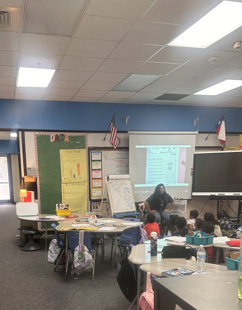 RGE_Rangers's tweet photo. Peeking in Ms. Carrillo’s Classroom! ✨ @rhondamason14  @wendynunezae @carloslewisjr     @barreratweets   @drkwabena   @olverafbisd    @fortbendisd @rgomezedu @1stLudy @1ntervention1st @txreading_diva @AZamora9213 @FTeachingwLove https://t.co/ImA1qDejQK