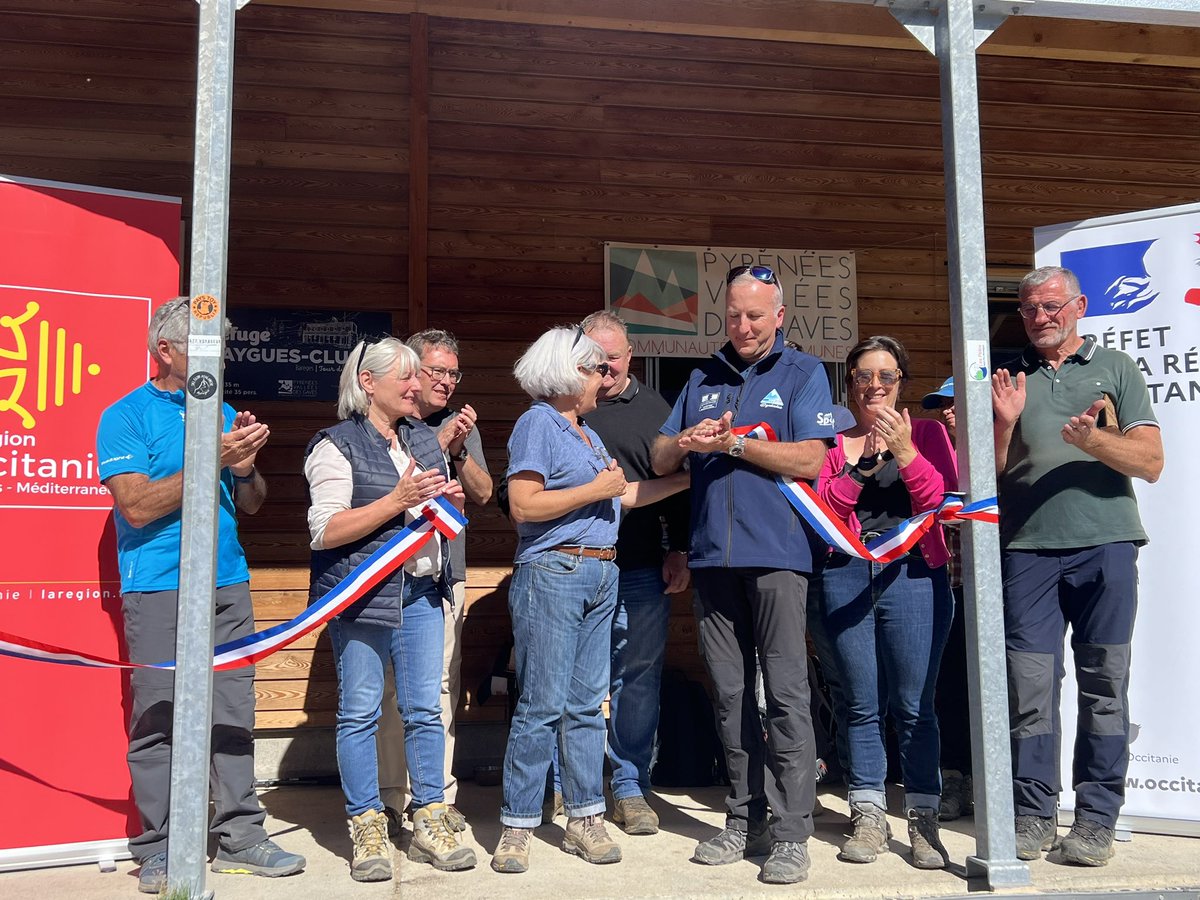 corinne_crabe's tweet photo. Inauguration du refuge d’#ayguescluses au-dessus de #bareges #hautepyrenees Le nouveau refuge est ouvert depuis le 23 juin avec Julien et Lucie, deux gardiens, avant à Estom
Le refuge sera ouvert pendant les vacances de noël et de février à Avril #pyrenees #neouvielle https://t.co/qexN2o9BYj