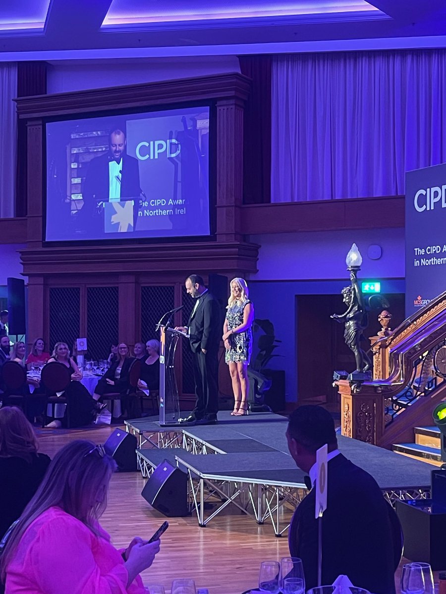 Good luck to all #cipdniawards entrants 🤞🏻 <a href="/denise_vanouten/">Denise Van Outen ⚡️</a> looking fab as ever 🔥