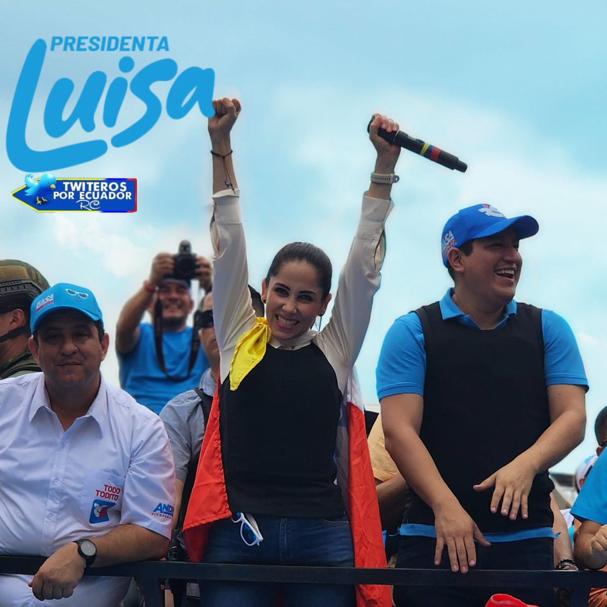 Nuestro querido binomio @LuisaGonzalezEc y @ecuarauz  en #Manabí

  #EcuadorVencerá 🇪🇨 #LuisaPresidenta
#LuisaEsLaRespuesta #TuiterosConLaRC5