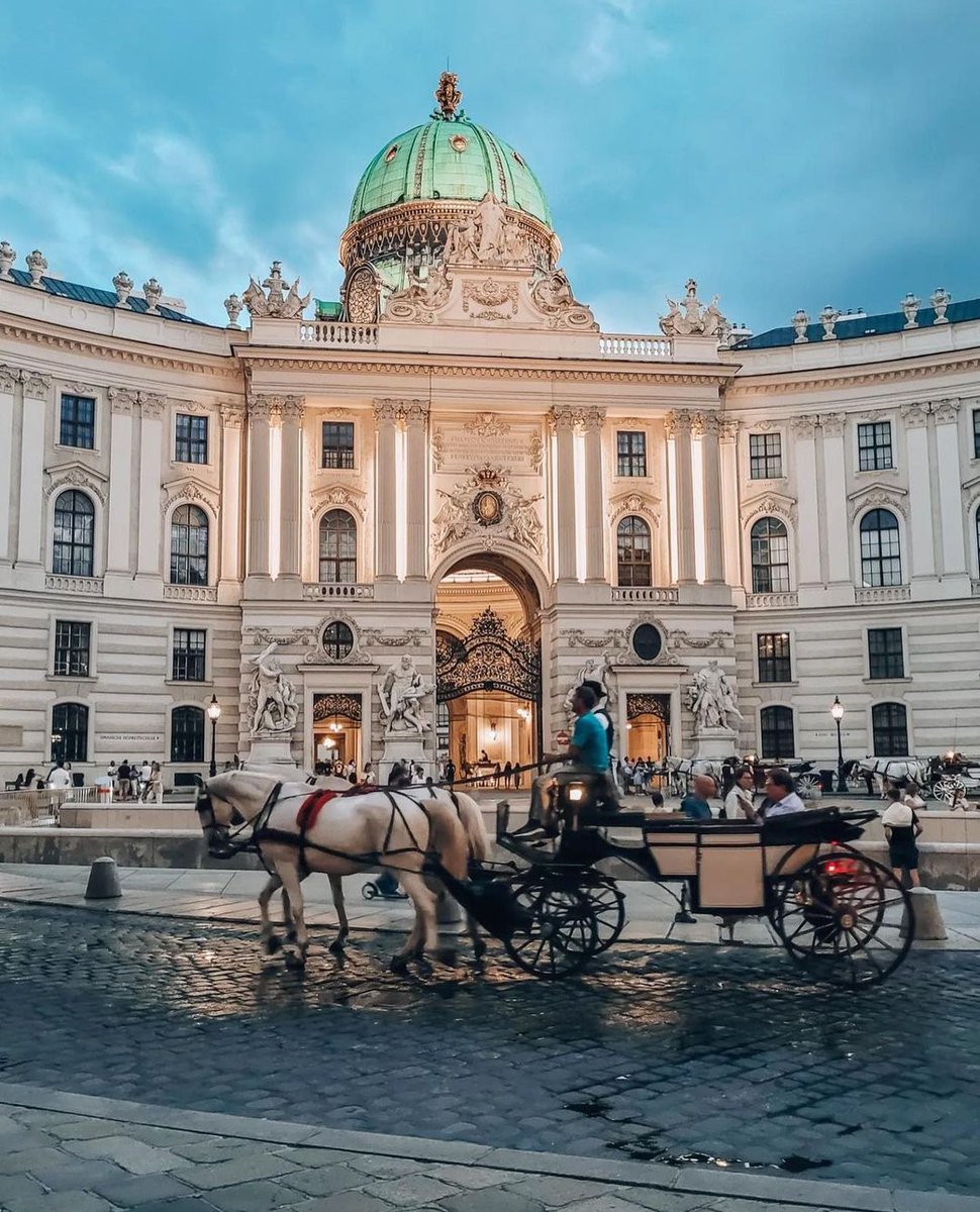 CulturalMarvels's tweet photo. Vienna, Austria 🇦🇹
📸: Luiza Ionescu https://t.co/l71c6dl0cg