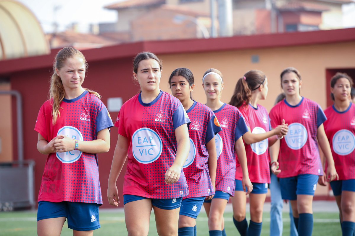 OARVic's tweet photo. 📸 PRESENTACIÓ D’EQUIPS 23/24

550 🅹🆄🅶🅰🅳🅾🆁🆂/🅴🆂
80 🅲🅾🆂 🆃🅴̀🅲🅽🅸🅲 🅸 🆂🆃🅰🅵🅵

⚽️ 29 equips de competició
⚽️ 10 grups Escola de Futbol
⚽️ Escola d’Iniciació

🌐 https://t.co/49FDcVN8fk

🔵🔴 #SócdelOAR #oarvic #vicactivat https://t.co/6PetypSbTC