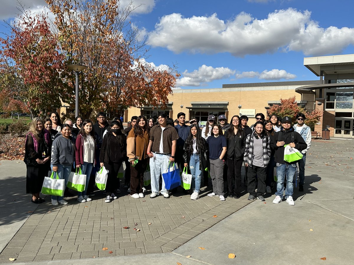 OthelloSchool's tweet photo. Featuring over 50 institutions and workforce programs, the Annual NCW College and Career Expo today at Big Bend Community College was a hit for our students. Over 40 of our students got to participate, learn, and come face to face with some exciting options for their future! https://t.co/pg31ReknQD