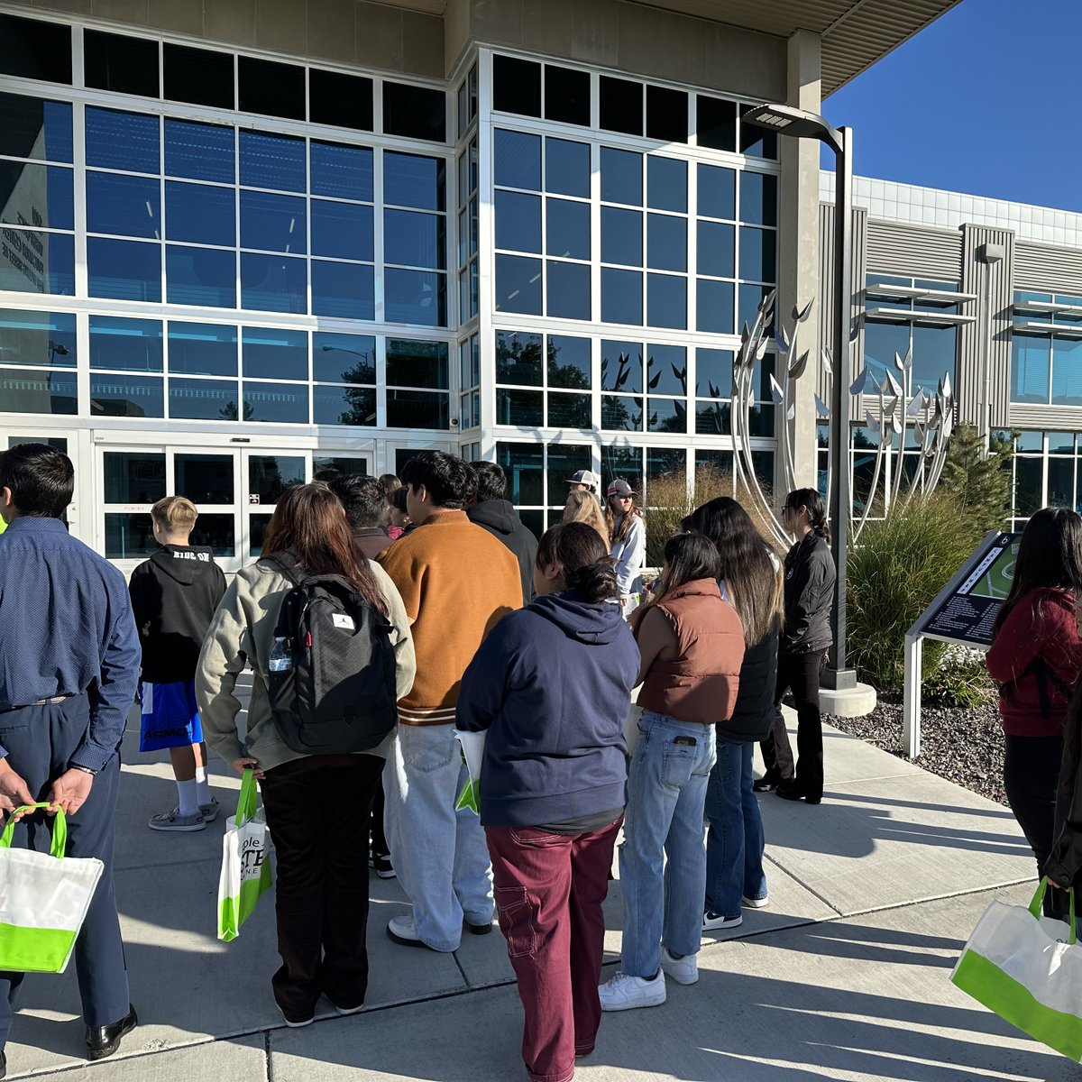OthelloSchool's tweet photo. Featuring over 50 institutions and workforce programs, the Annual NCW College and Career Expo today at Big Bend Community College was a hit for our students. Over 40 of our students got to participate, learn, and come face to face with some exciting options for their future! https://t.co/pg31ReknQD