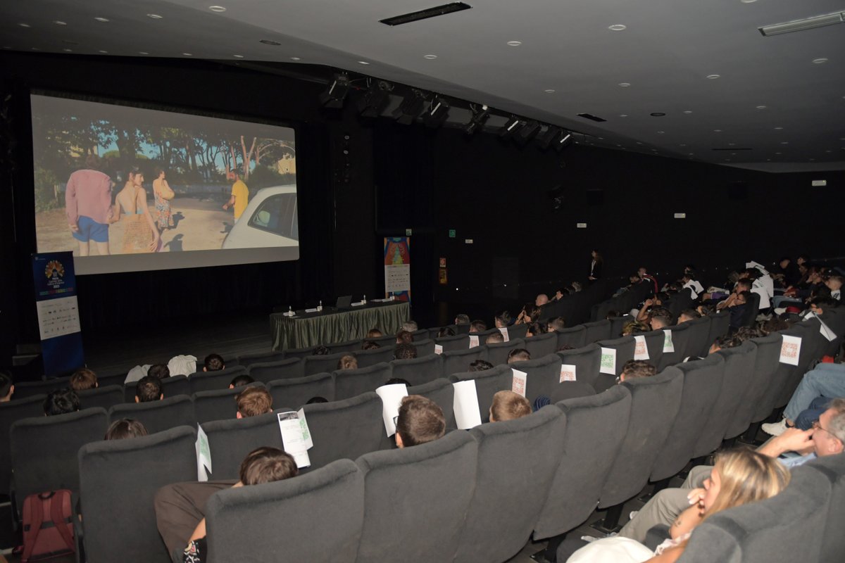 🎬 Si è svolta oggi a #Pavia , città "Capitale Cultura d'Impresa 2023", la proiezione del nostro cortometraggio "Scintille".

Un'iniziativa promossa da <a href="/Assolombarda/">Assolombarda</a> che ha visto la partecipazione in platea di numerosi studenti e studentesse.

#GenerazioneMeccatronica

📸👇