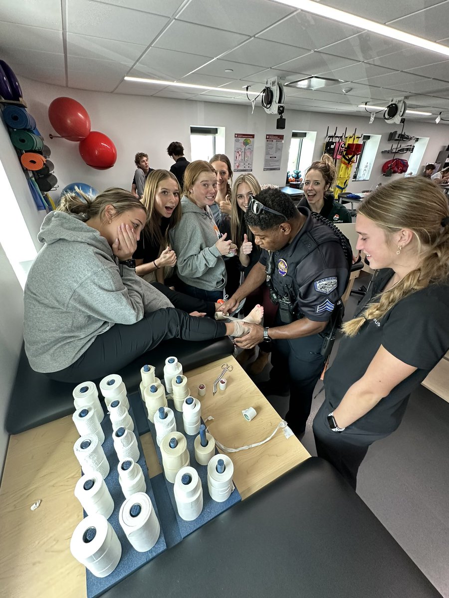 EPICCampusLPS's tweet image. Sports Med students and our SRO, Johnie Evans, Finishing up our ankle unit with learning ankle taping. #futurehealthprofessionals #epic #itsEPIC
