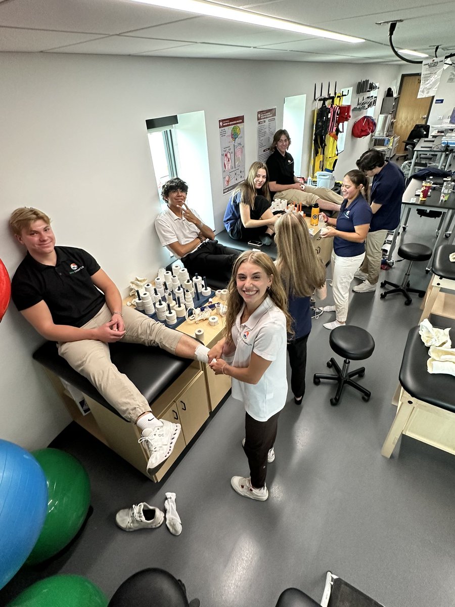 EPICCampusLPS's tweet image. Sports Med students and our SRO, Johnie Evans, Finishing up our ankle unit with learning ankle taping. #futurehealthprofessionals #epic #itsEPIC