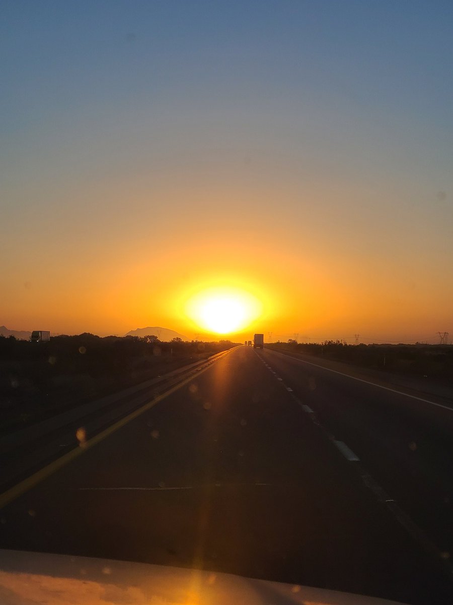 Coming into Arizona this morning.  #sunrise #arizonasun