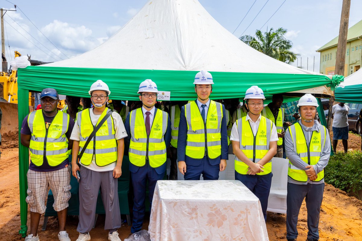 PNMbah's tweet photo. Today, I flagged off the construction of New Enugu City roads made up of 17km dual carriageway and feeder roads, 40km Owo-Ubahu-Amankanu-Neke-Ikem dual carriageway, and the construction/reconstruction of 71 urban roads in Enugu capital city.

The 71 urban roads would be simultaneously executed and delivered before the end of December. We have already secured the funds, therefore won't entertain delays from contractors.

In a bid to provide the best quality of roads, we shall closely monitor the construction process to ensure that agreed  standards are met, and projects executed within the stipulated timelines.

We shall also ensure the roads are well paved and that there are no open drainages. In addition, our streetlights will be fully functional. 

The project being handled by China Communication Construction Company, CCCC would rub shoulders with any great city in the world and we will have a functional New Enugu City between now and the next 24 months.

The New City will be fully equipped with a dedicated power project, a central sewage system, high speed internet needed in any modern smart city.

The first phase of the project would cover 26 square kilometres comprising the Happy Island, the Vitality Bay, and the Innovation Park in line with the purposes the New City is to serve.

The 40km Owo-Ubahu-Amankanu-Neke-Ikem dual carriageway road is going to be a major gateway to the North Central and will open up our rural areas.

In unlocking the rural economy, we'll create special economic zones and ensure that there are access roads to farmlands.

My administration is set to construct 10,000km of roads in the next eight years to open the space for investors and make life better for Ndi Enugu. We are determined to restore Enugu to its number one position in Nigeria and beyond.

We have just begun and by God's grace, will exceed expectations. 

Tomorrow is here!
