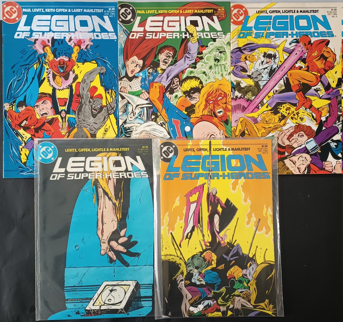 wandascomix's tweet photo. The REAL reason I was in my "not marvel" boxes..these treasures.

#legionofsuperheroes #KeithGiffen https://t.co/SwYGnAA7YH