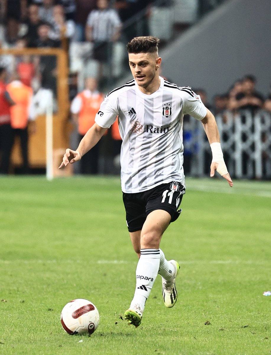 Incredibly stellar performance and two fantastic goals from our Kosovan winger, Milot Rashica. What a thrilling night, right? 🇽🇰⭐