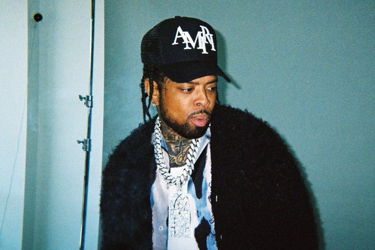 RollingStone's tweet photo. Westside Gunn's "And Then You Pray For Me" is near. He tells Rolling Stone the project is his last studio album. 

"I’m done with all that. It’s back to dumping until I don’t want to dump no more. I’m going to have fun now. It’s no more pressure." 

🔗 https://t.co/GMsJySL16X https://t.co/aMU4utQJ9M