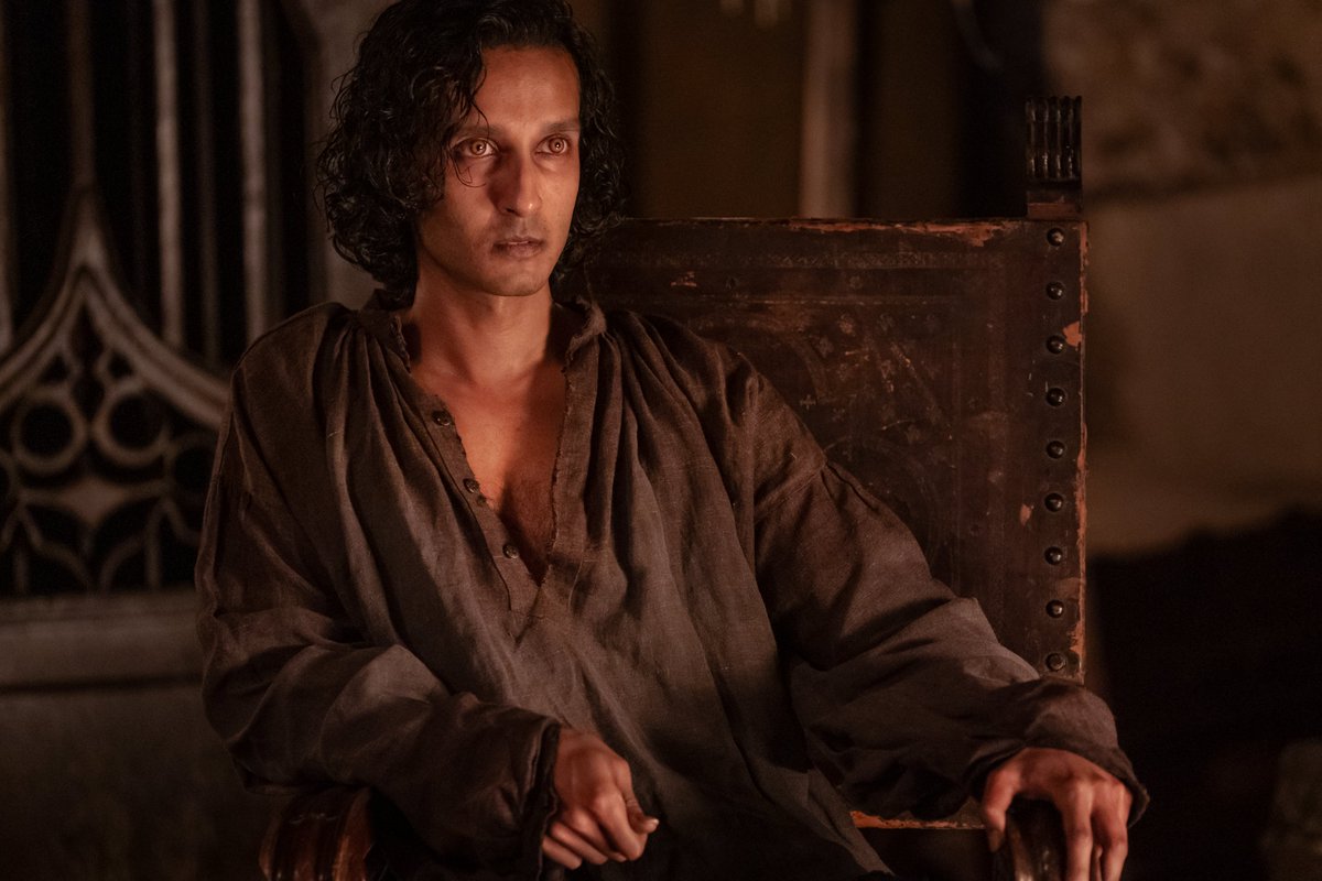 AMCsAnneRice's tweet photo. What happens at the Théâtre stays at the Théâtre. #InterviewWithTheVampire https://t.co/cLgN5xqkkL