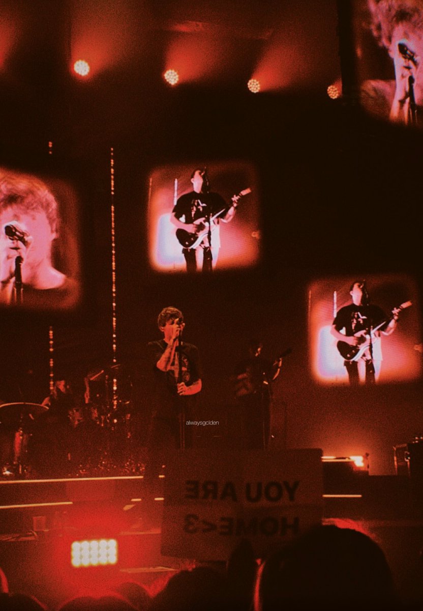 alwaysgclden's tweet photo. it was my dream to see one direction in my country, louis made my dream happen, i saw 1/5 at home! 🥹🫂
i’m the happiest #FITFLuxembourg https://t.co/9GzQ0fmhFb