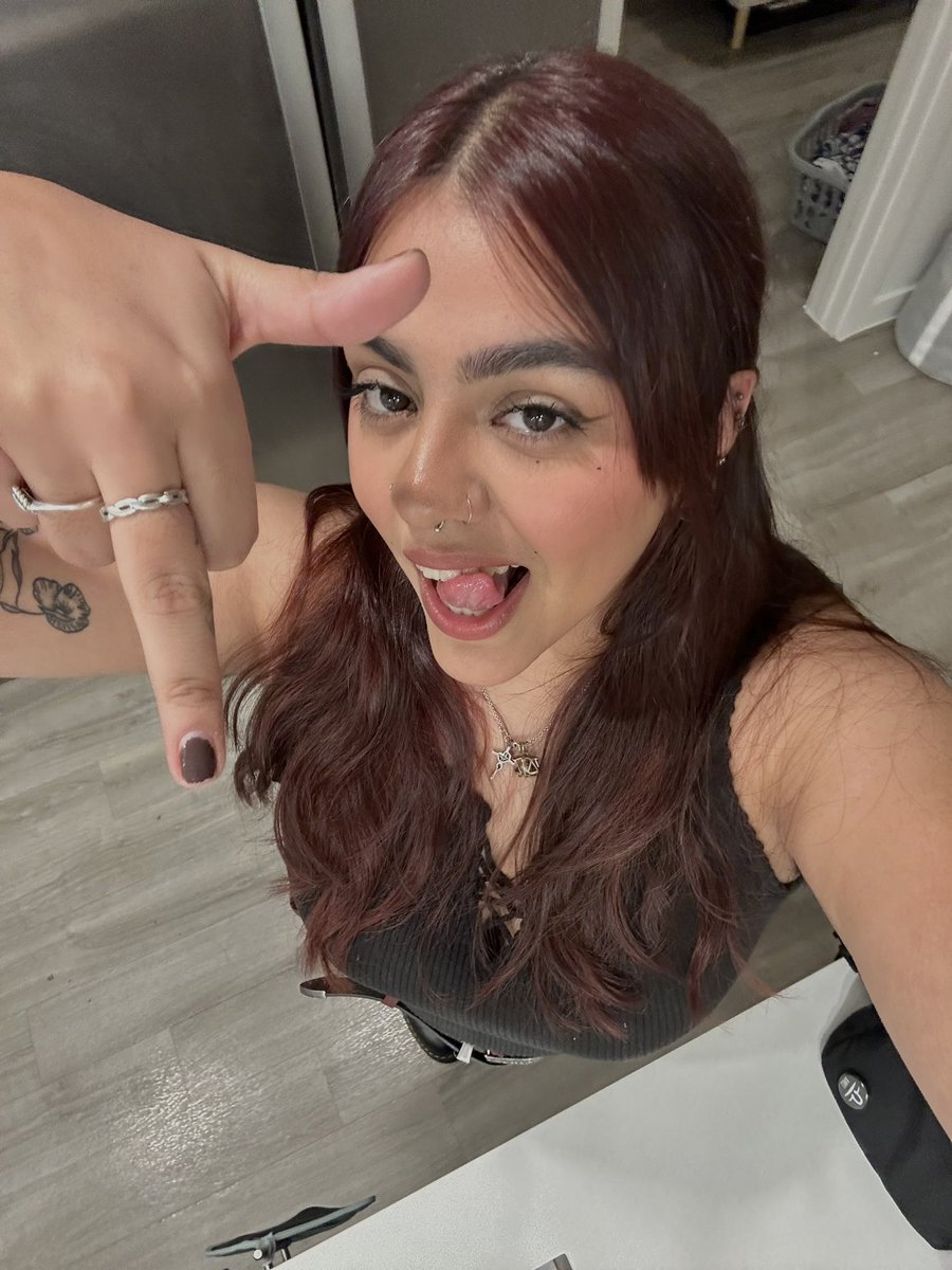 juuulliiaannaa's tweet photo. a loving libra turned 23🍒💌 https://t.co/IhxFKgJGgH